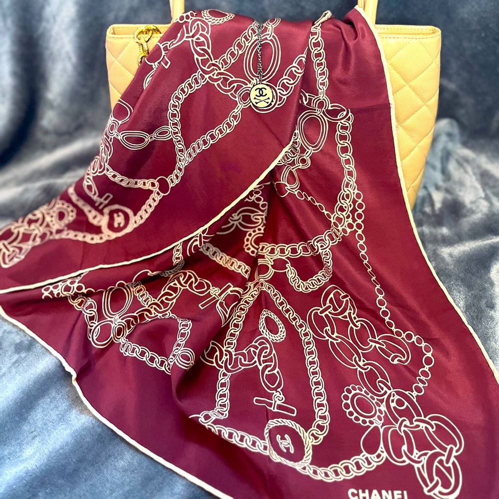 ♥️♥️🤍 CLASSY SUMMER SCARF- Chanel♥️♥️